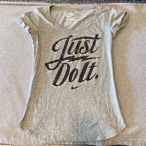 ☀️2 for $10☀️ Nike t-shirt